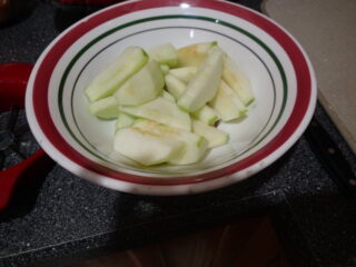 Cranberry Relish-Sliced Green Apples